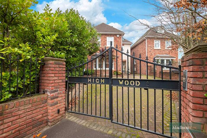 4 Bedroom Detached House For Sale In Brook Rise, Chigwell, Essex, IG7