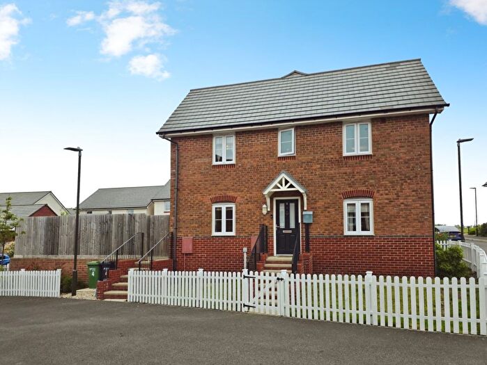 3 Bedroom Semi Detached House For Sale In Robert Hulbert Lane, Great Oldbury, GL10
