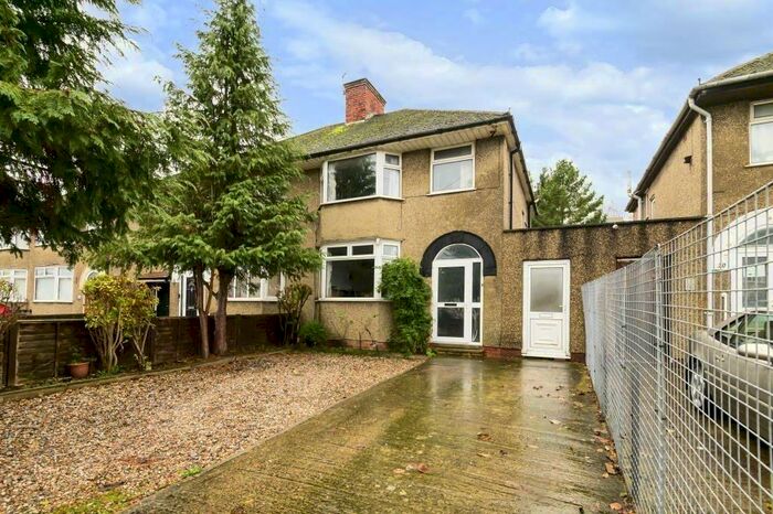 3 Bedroom Semi-Detached House To Rent In Littlemore Road, Oxford, OX4