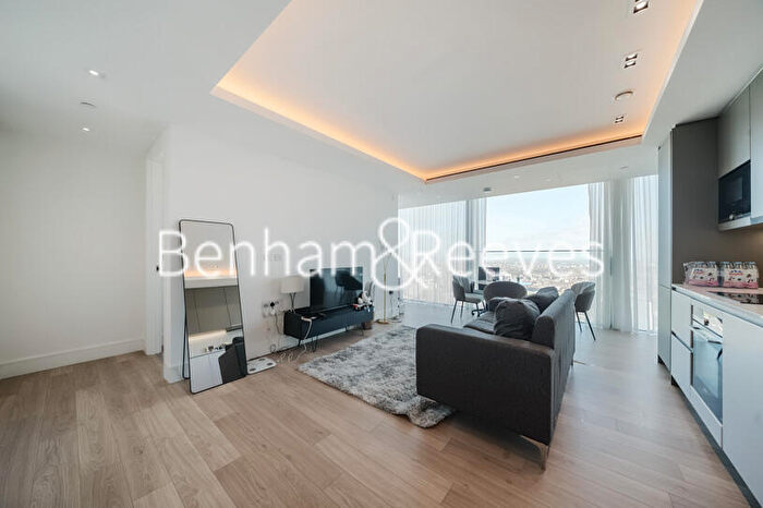 2 Bedroom Apartment To Rent In Carrara Tower, Bollinder Place, EC1V