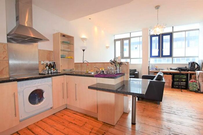 2 Bedroom Flat To Rent In Byron Street, Leeds, LS2