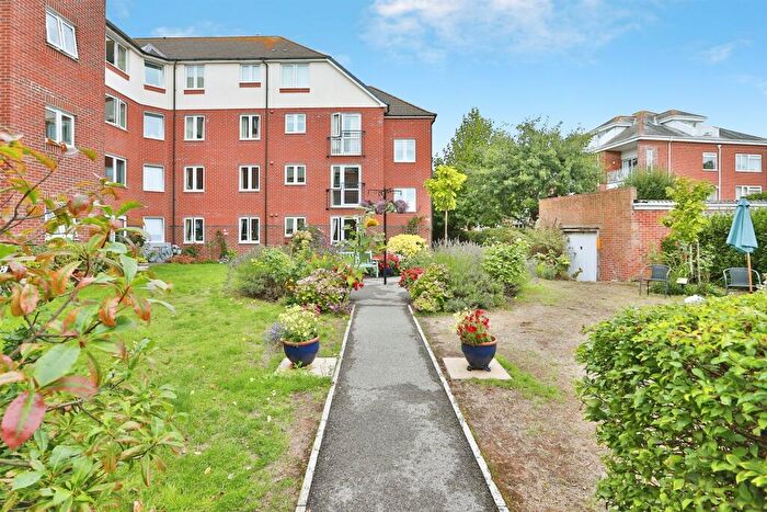 1 Bedroom Retirement Property For Sale In Stour Road, Christchurch, BH23