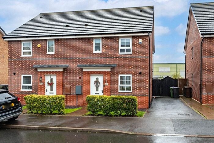 3 Bedroom Semi Detached House For Sale In Goodwood Drive, Akron Gate/Oxley, Wolverhampton, West Midlands, WV10