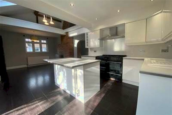 1 Bedroom Bungalow To Rent In Cottage Avenue, BR2