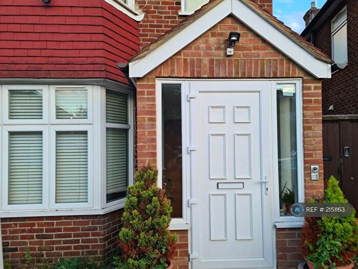 3 Bedroom Flat To Rent In Cumbrian Gardens, London, NW2