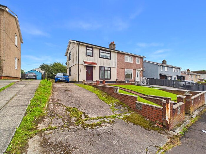 3 Bedroom Semi-Detached House For Sale In Tantallon Drive, Coatbridge, ML5