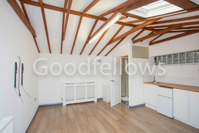 1 Bedroom Flat To Rent In Park View, New Malden, Surrey, KT3