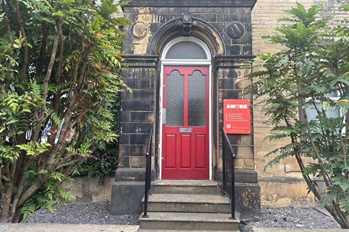 Property To Rent In Bradford Road, Brighouse, HD6
