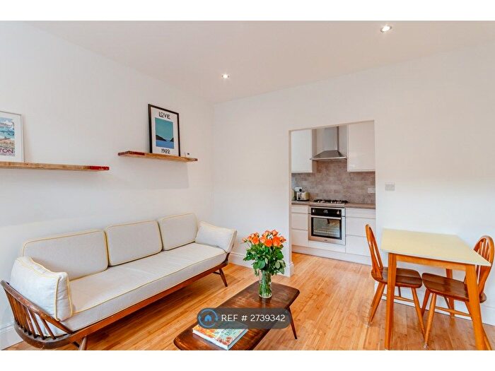 2 Bedroom Maisonette To Rent In Heaton Road, Mitcham, CR4