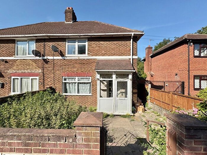 3 Bedroom Property For Sale In Minet Drive, Hayes, UB3
