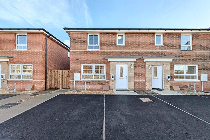3 Bedroom End Of Terrace House To Rent In Bedroom End Of Terrace House In Lavender Way, Cramlington, NE23