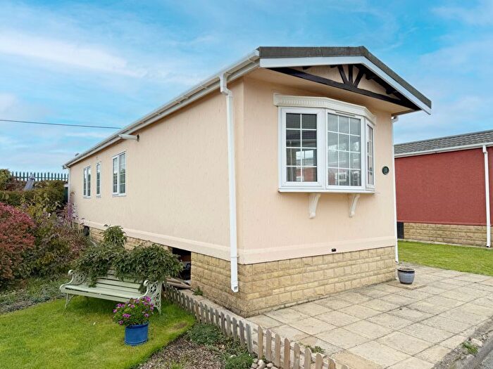 2 Bedroom Mobile/park Home For Sale In Cheveley Park, Grantham, NG31