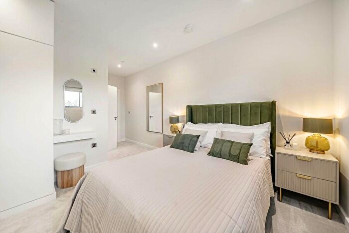 1 Bedroom Apartment To Rent In Chertsey, Surrey, KT16