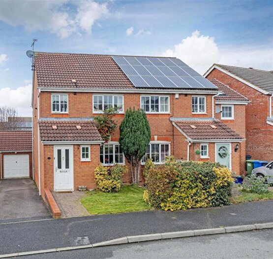 3 Bedroom Semi Detached House For Sale In Oadby Drive, Hasland, Chesterfield, S41