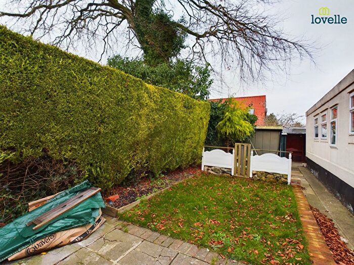 1 Bedroom Mobile/park Home To Rent In Wold View, Binbrook, LN8