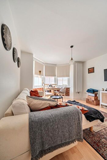 2 Bedroom Apartment To Rent In Moreland Cottages, Bow Quarter, London, E3