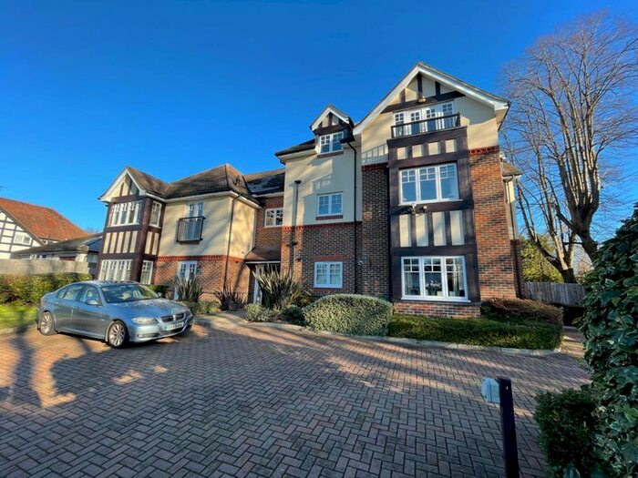 2 Bedroom Flat To Rent In The Avenue, Hatch End, Pinner HA5