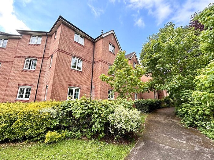 2 Bedroom Flat For Sale In Tristram Close, Yeovil, BA21