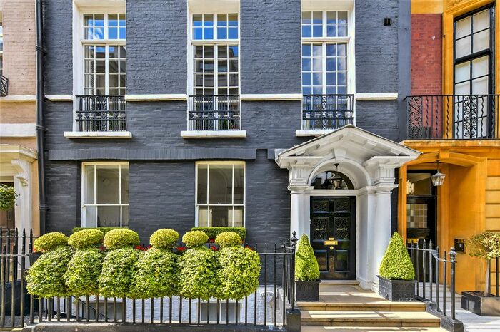 Studio To Rent In Charles Street, Mayfair, W1J