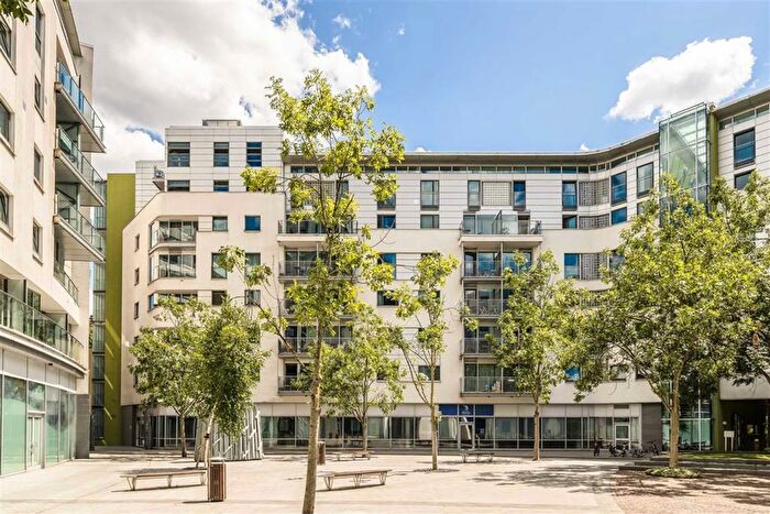 1 Bedroom Flat For Sale In Empire Square South, London Bridge, SE1