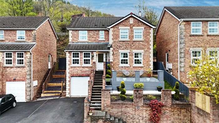 4 Bedroom Detached House For Sale In Manor Court, Edwardsville, Treharris, CF46