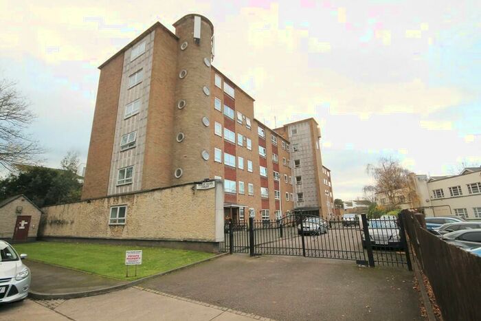 2 Bedroom Apartment To Rent In Hollybank Court, London Road, Clarendon Park, Leicester, LE2