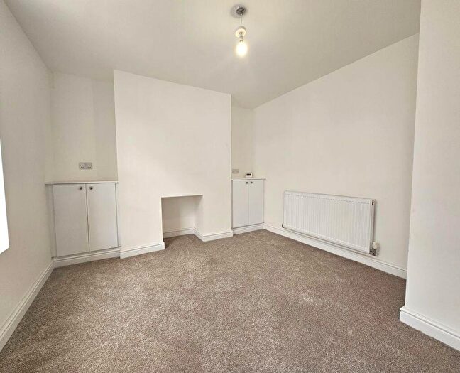 2 Bedroom Cottage To Rent In Water Street Deal, CT14