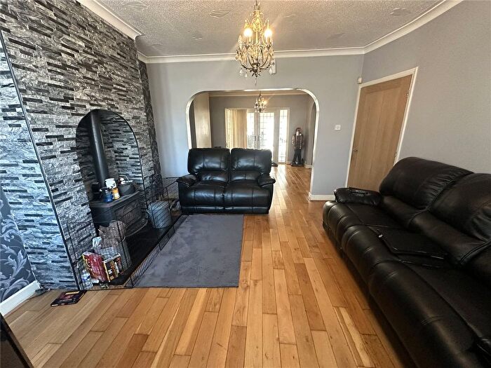 3 Bedroom Semi-detached House For Sale In Chester Road, Castle Bromwich, Birmingham, West Midlands, B36
