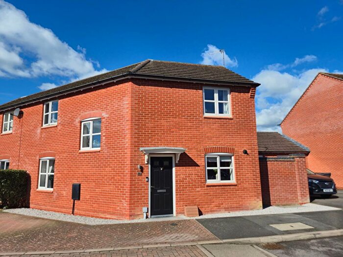 3 Bedroom Semi Detached House For Sale In Farley Crescent, Ibstock, LE67