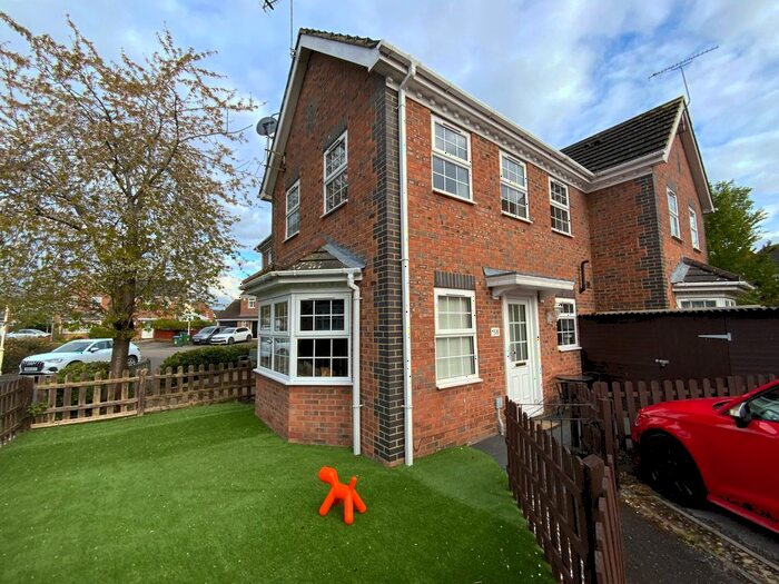 2 Bedroom Terraced House To Rent In Avocet Way, Aylesbury, HP19