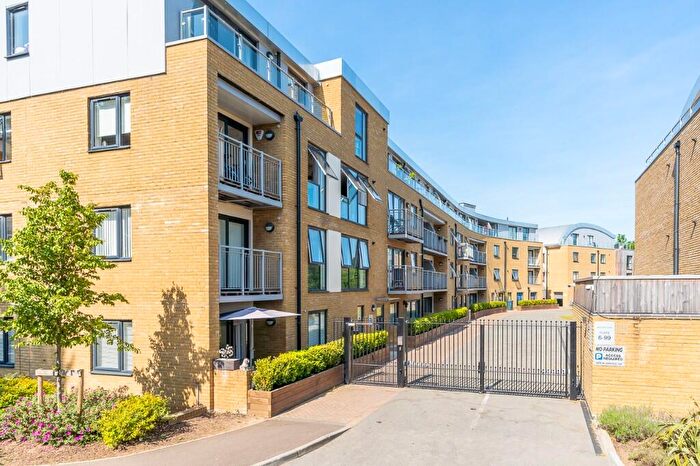 2 Bedroom Apartment For Sale In Smeaton Court, Hertford, Hertfordshire, SG13