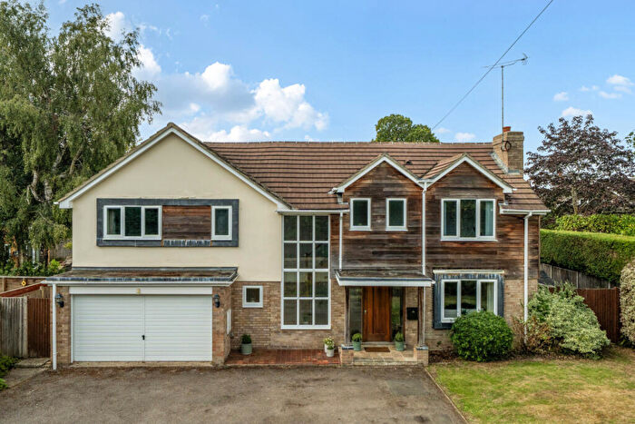 5 Bedroom Detached House For Sale In Spring Close, Upper Basildon, Reading, Berkshire, RG8