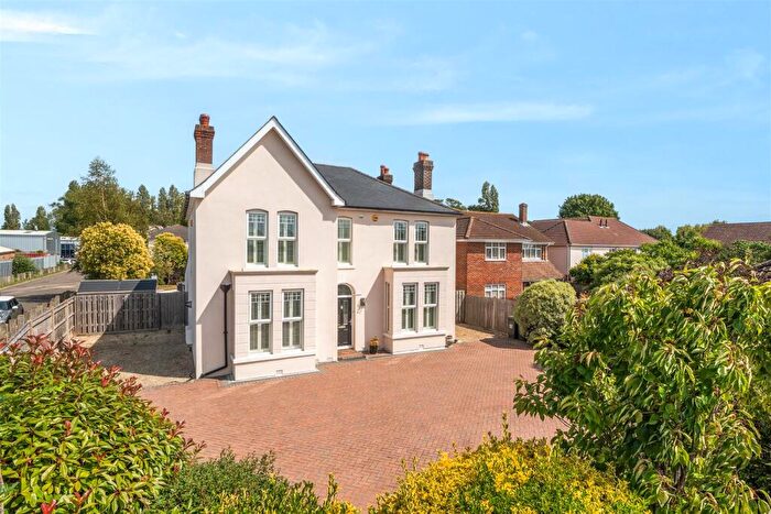 4 Bedroom Detached House For Sale In Fareham Road, Gosport, PO13