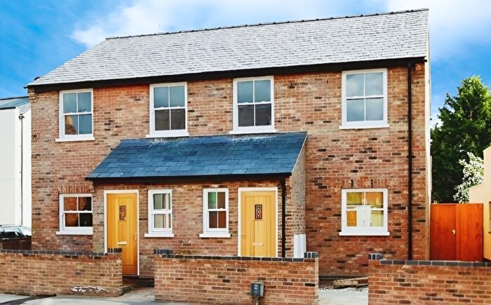 3 Bedroom House To Rent In London Road, Charlton Kings, Cheltenham, GL52