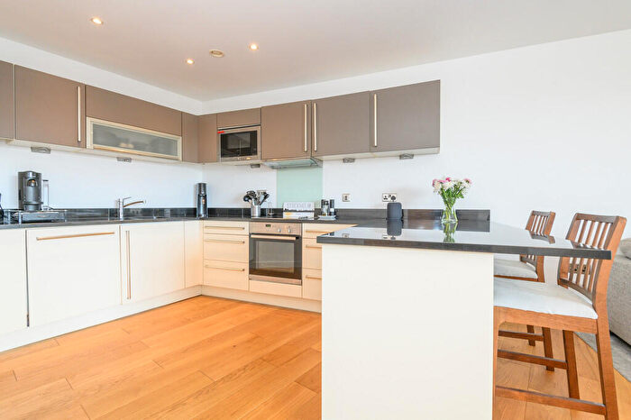 2 Bedroom Apartment For Sale In Candle House, Granary Wharf, LS1