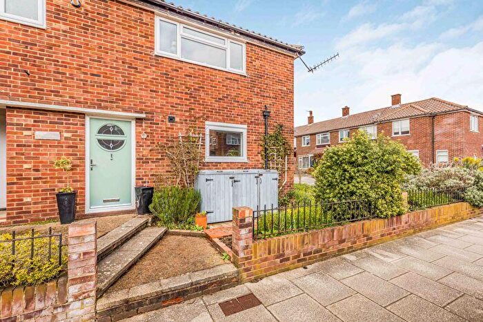 2 Bedroom Flat For Sale In St. Thomas's Court, Old Portsmouth, PO1