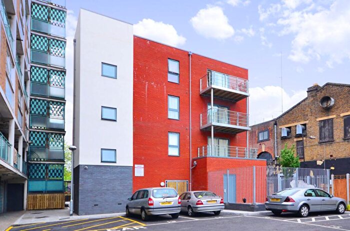 Studio To Rent In Burdett Road, Mile End, London, E3