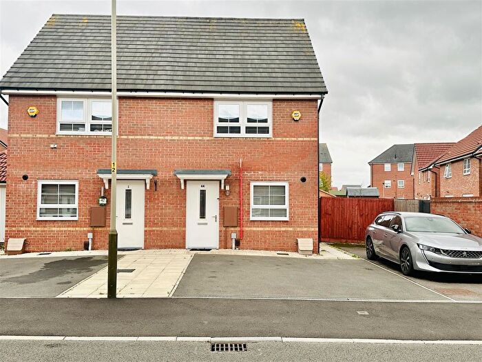 2 Bedroom Semi-Detached House For Sale In Broomfield Crescent, Stadium Estate, Leicester, LE4