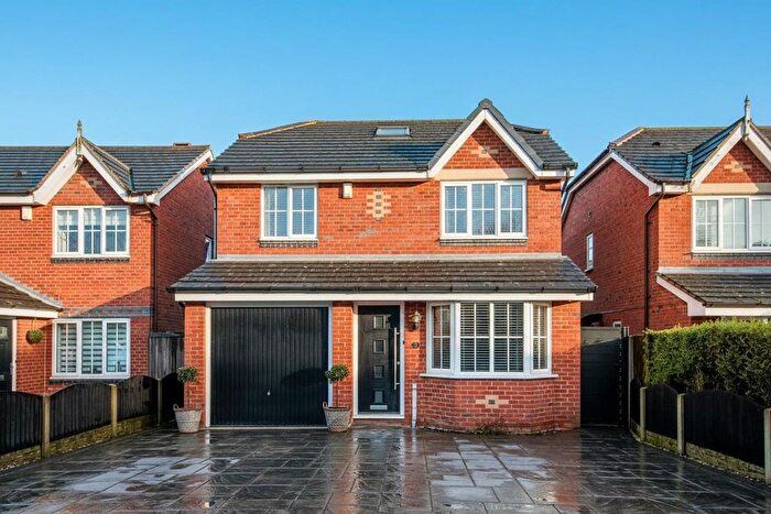 4 Bedroom Detached House For Sale In Oak Crescent, Havercroft, Wakefield, WF4