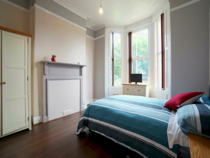 5 Bedroom House To Rent In Garfield Terrace, Bangor, Gwynedd, LL57