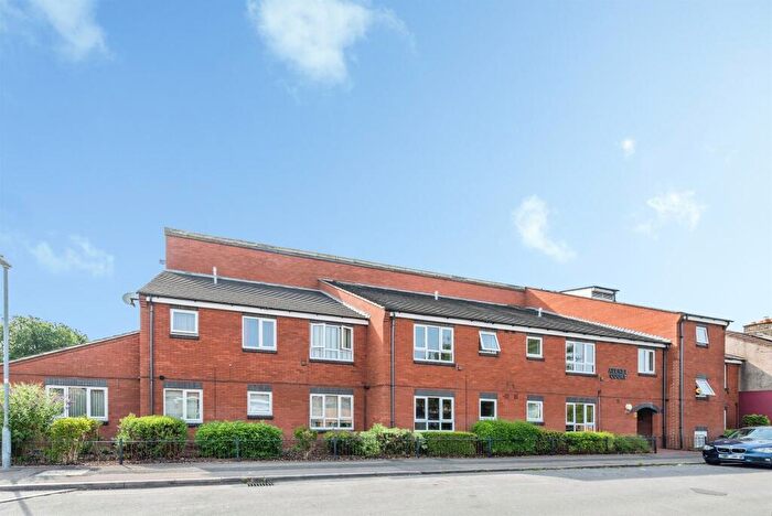 Studio For Sale In Thomas Street, Swindon, SN2