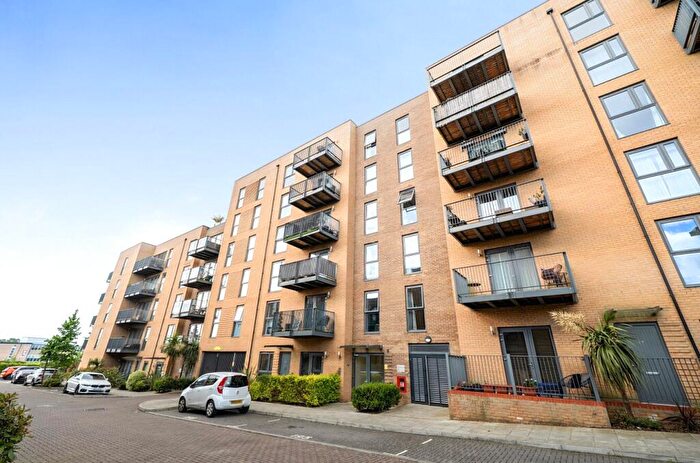 2 Bedroom Apartment For Sale In Apple Yard, London, SE20