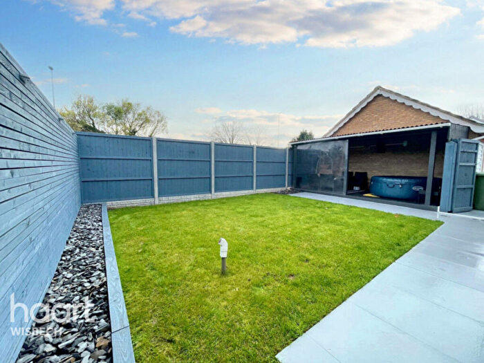 2 Bedroom Detached Bungalow For Sale In Windmill Gardens, Wisbech, PE14