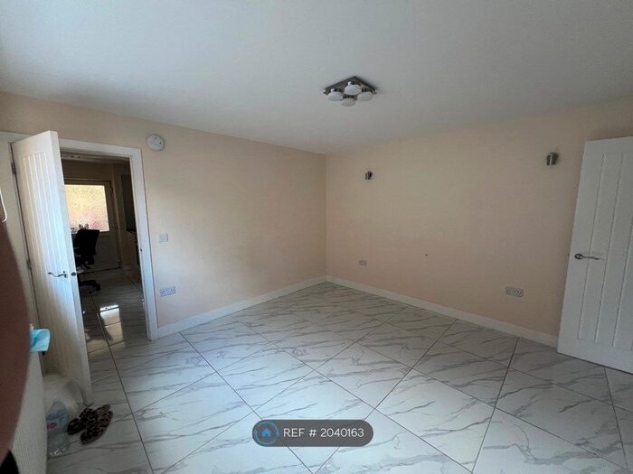 1 Bedroom Flat To Rent In Browning Street, Mansfield, NG18