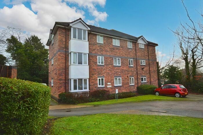 2 Bedroom Flat To Rent In Millers Rise, St Albans, AL1