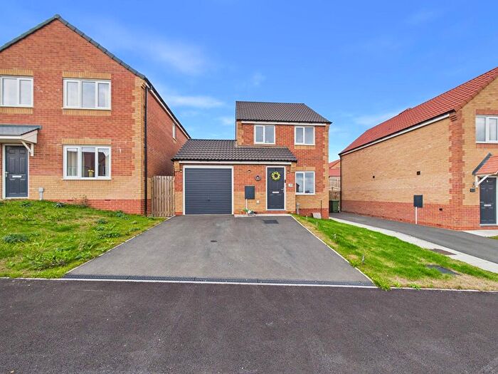 3 Bedroom Detached House For Sale In Oak Tree Crescent, Knottingley, WF11