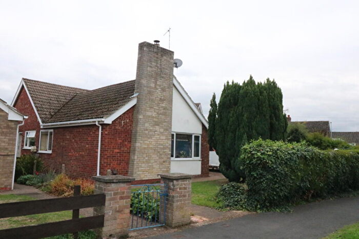 3 Bedroom Detached Bungalow For Sale In Lowcroft Avenue, Haxey, North Lincolnshire, DN9