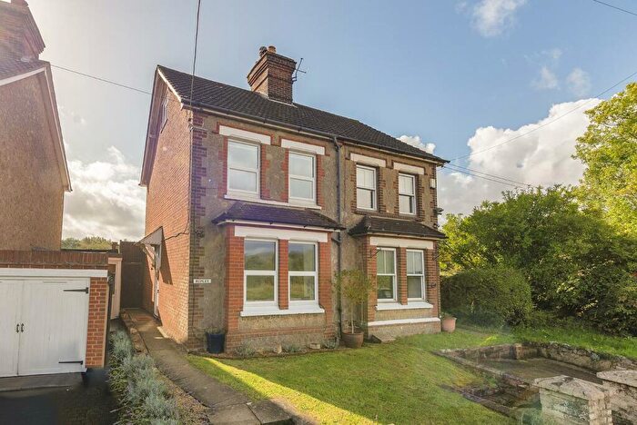 3 Bedroom Semi-Detached House For Sale In London Road, Ryarsh, ME19