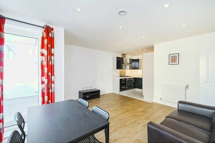 2 Bedroom Flat To Rent In Greenwich High Road, London, SE10
