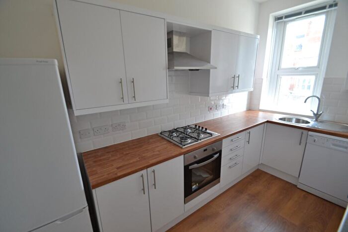 1 Bedroom Flat To Rent In Newport Road, Penylan, Cardiff, CF24